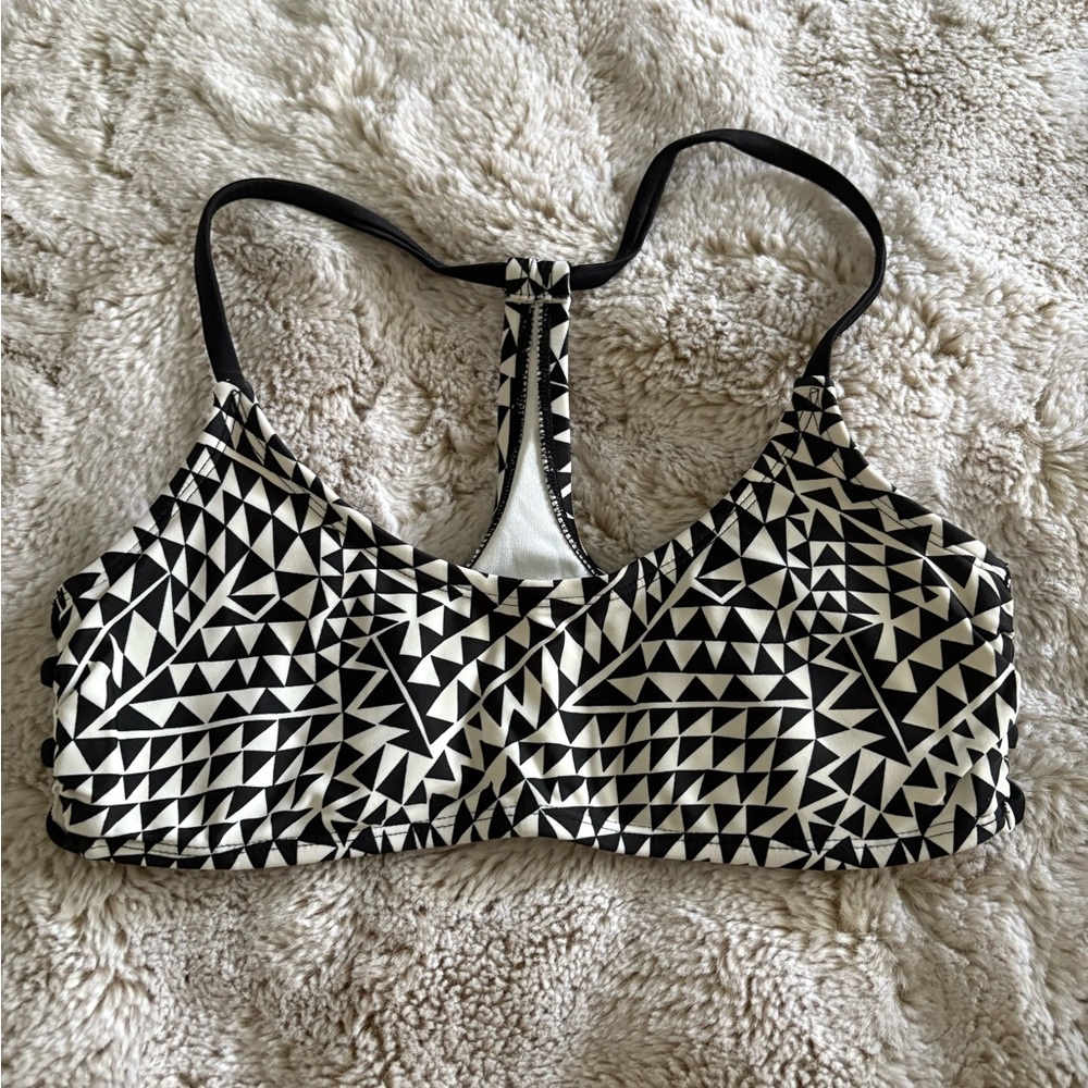 Girls black and white bikini top